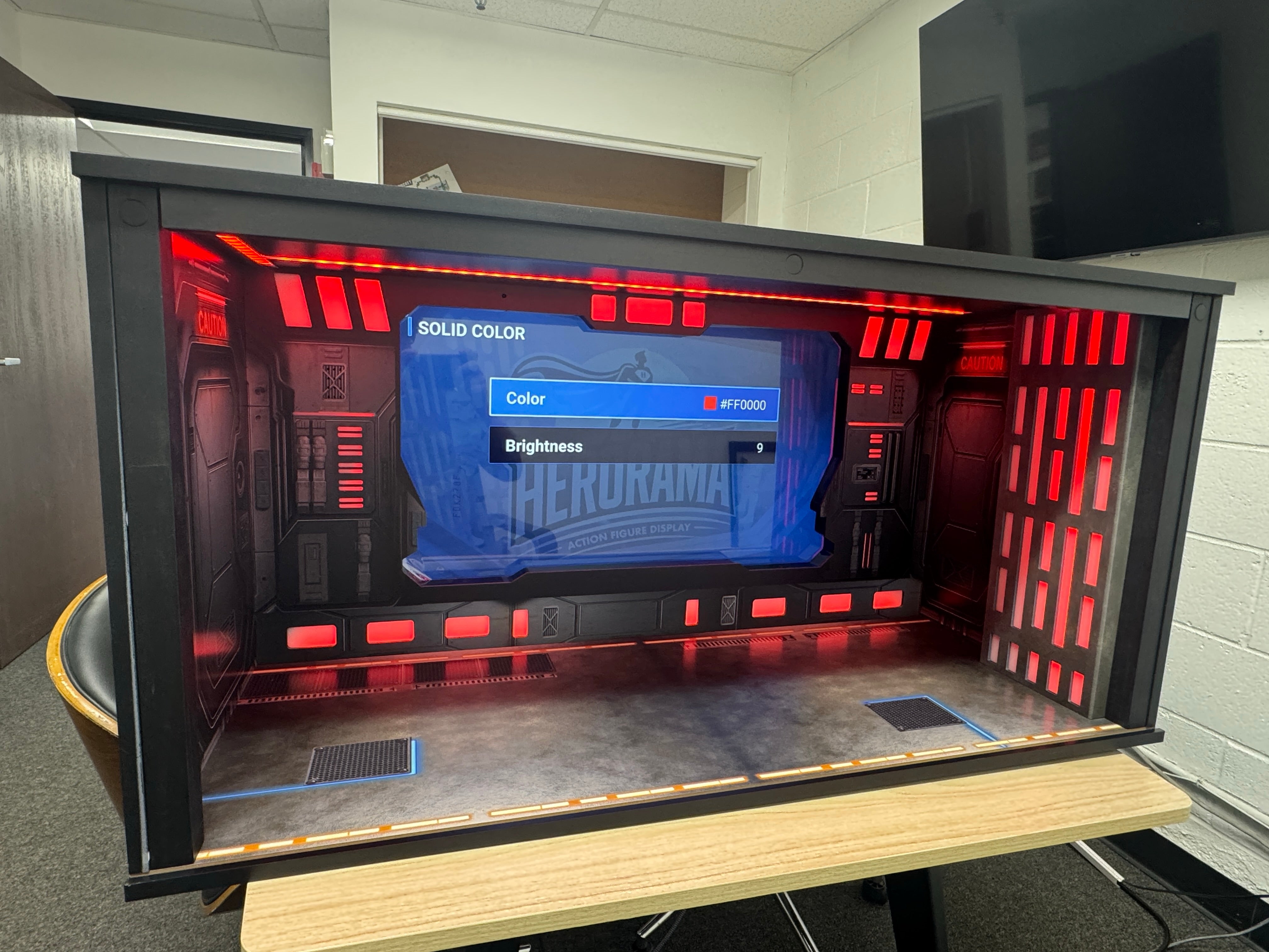 Space Station V2.0 Diorama Display Case (1/6 Scale) w/ Screen, RGB