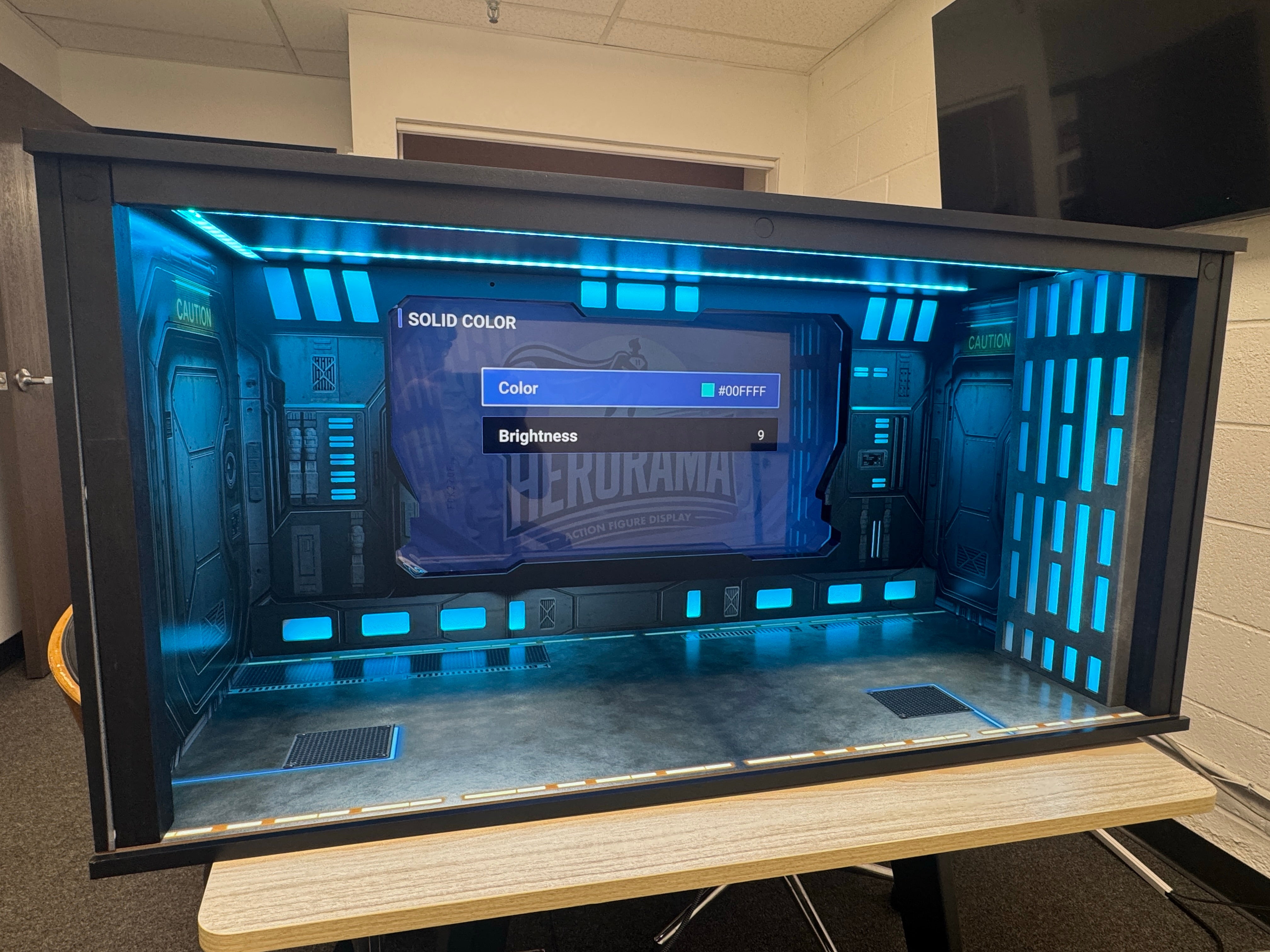 Space Station V2.0 Diorama Display Case (1/6 Scale) w/ Screen, RGB