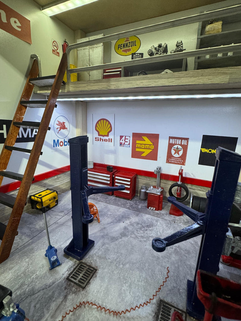 Racing Garage Diorama 1/24